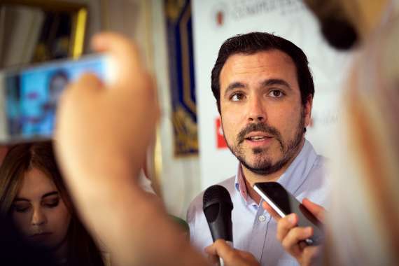 Alberto Garzón pide al Gobierno no olvidar la dotación económica en sus gestos